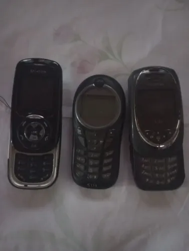 Vendo estes celular pra tirar peças 