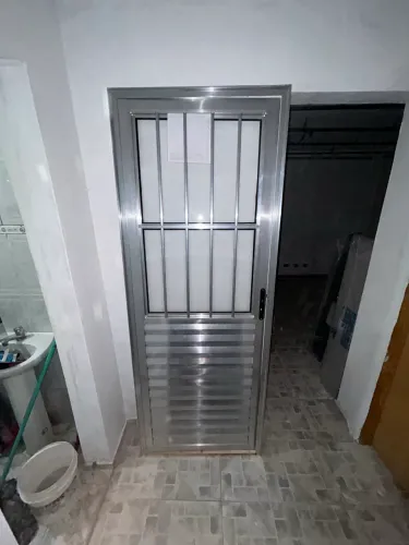 PORTA ALUMÍNIO - COM BATENTE - 2,10 X 80