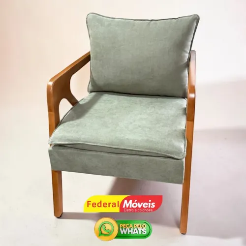Poltrona com Braços em Madeira e Tecido Boucle Verde Menta "Um Luxo" - Entregamos