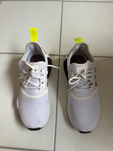 Tênis adidas 