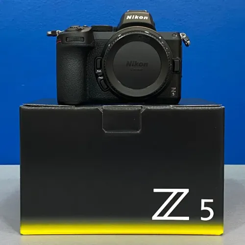 Câmera Digital Nikon Z5 24.3MP 3.2" Lente Z 24-50MM NOVA