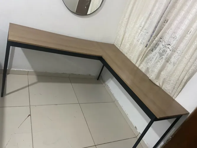 Mesa escritório de canto.