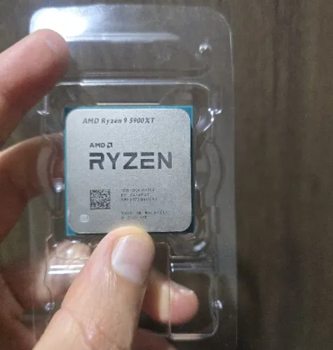 Processador AMD Ryzen 9 5900XT, 16-Core, 32-Threads, 3.3GHz (4.8GHz Turbo), Cache 72MB