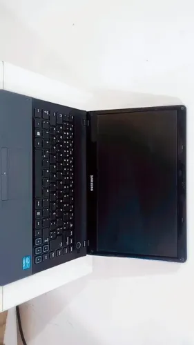 Notebooks Samsung NP300E e NP305E