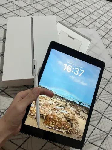 iPad 9ª geração + caneta baseus