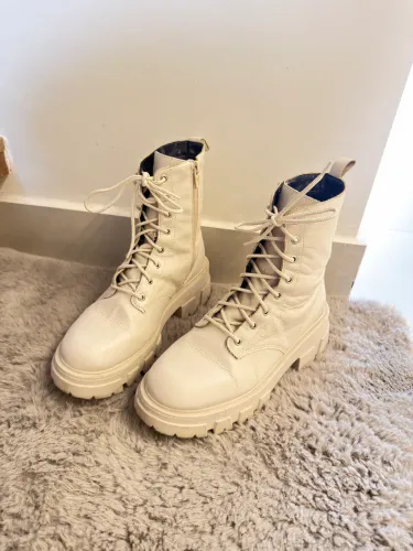 Bota coturno off with
