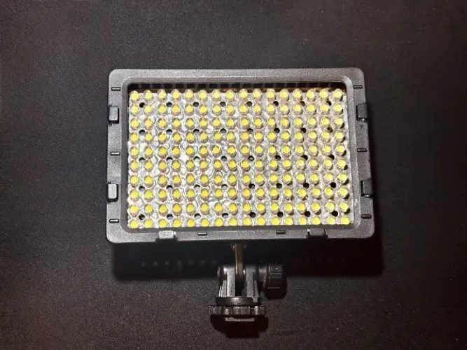 Iluminador LED CN-160 para Câmera