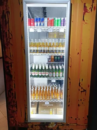 CÂMARA FRIGORÍFICA SEMI NOVA COM PORTAS EXPOSITORA