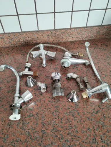 4 torneiras, registro, prolongador e rabicho
