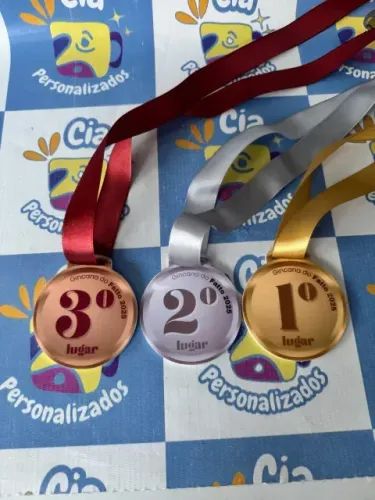 Medalha Acrílico Branco Personalizada 7,5x8,2cm - Prêmio Exclusivo!