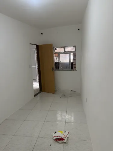 Aluga- se casa na engomadeira na Jardim Oliveira
