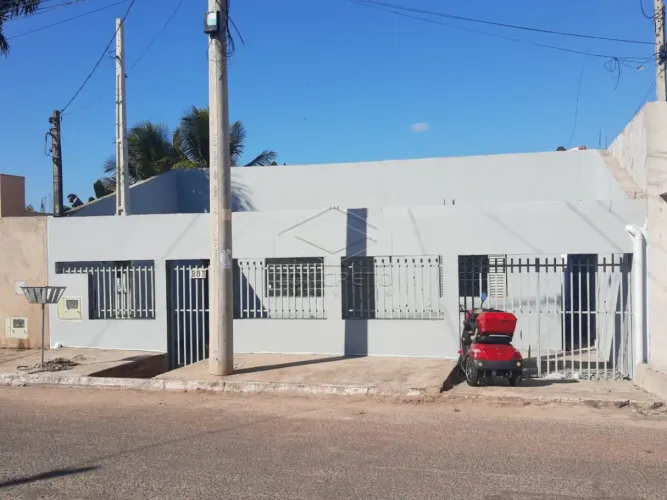 RESIDÊNCIA COM 3 DORMITÓRIOS EM PARQUE PAMPULHA - AGUDOS/SP
