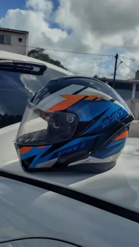 Vendo capacete semi novo