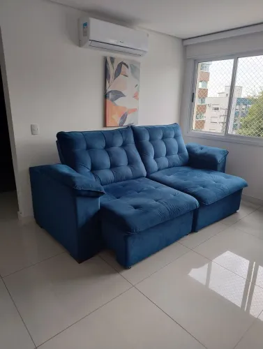 Sofá retrátil e reclinável