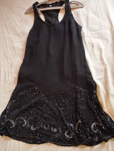 Vestido preto vintage com aplicação 