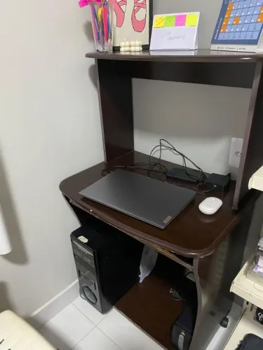 Mesa para computador (iscrivania)