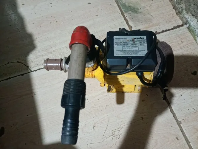 Vendo bomba de água bivolt