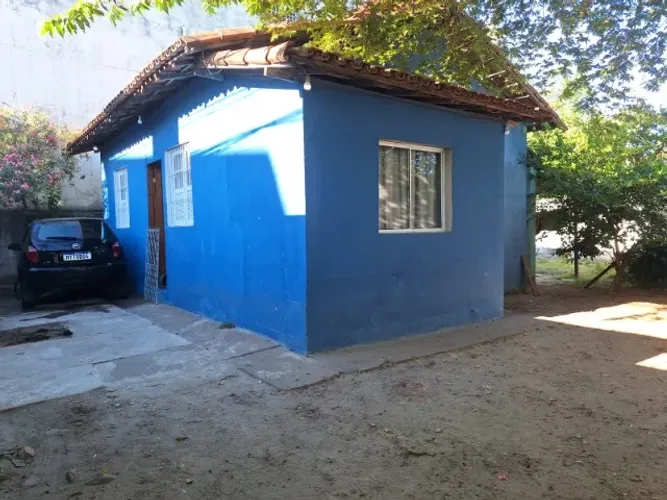 ALUGO CASA NO BAIRRO ARIBIRI.