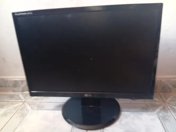 Monitor LG flatron Classico anos 2000 de 60hz até 75hz. Resolução de 1440x900