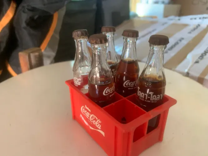 mini engradado colecionável da Coca-Cola,