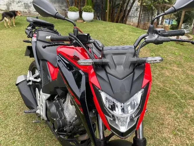 CB twister 300 - Muito Nova