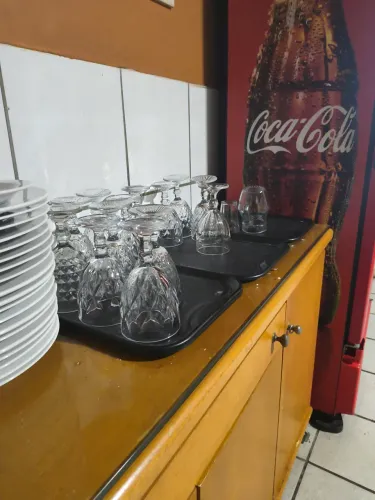 Contratamos AUX. DE COZINHA,ATENDENTE DELIVERY