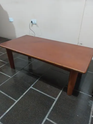 Mesinha de centro de madeira 