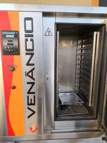 Forno combinado Don Bidone Venâncio trifásico de 7 bandejas