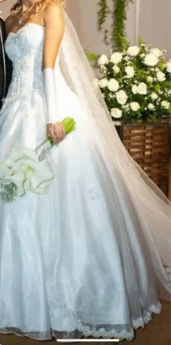 Vendo vestidos de festa para quem deseja montar sua loja de aluguel 