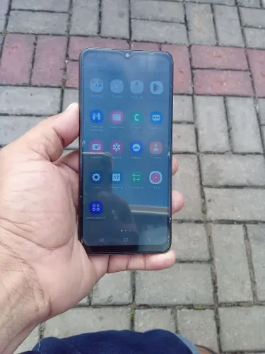 Vendo celular Samsung galaxy a 12 128 gigas funciona normal (valor 349 reais)