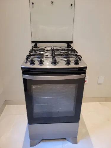 Fogão Electrolux, excelente estado, menos de 1 ano de uso