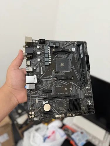 Placa mãe a520 + Memória ram