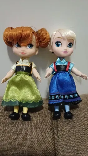 Bonecas Anna e Elsa (Frozen) Disney Animators Original 13cm<br>R$ 220,00