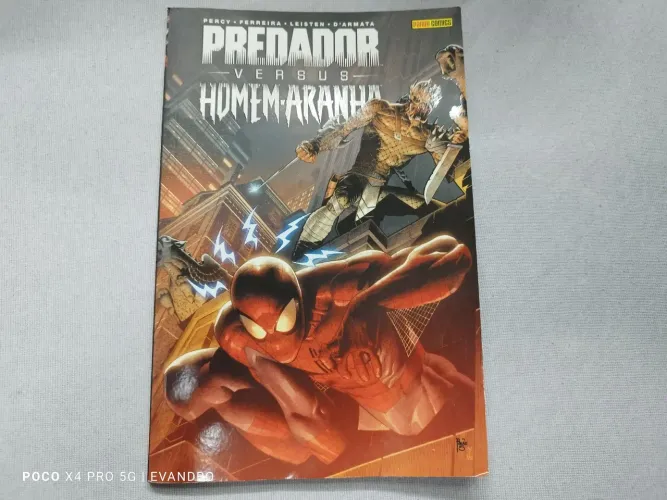 Hq predador vs Homem-Aranha