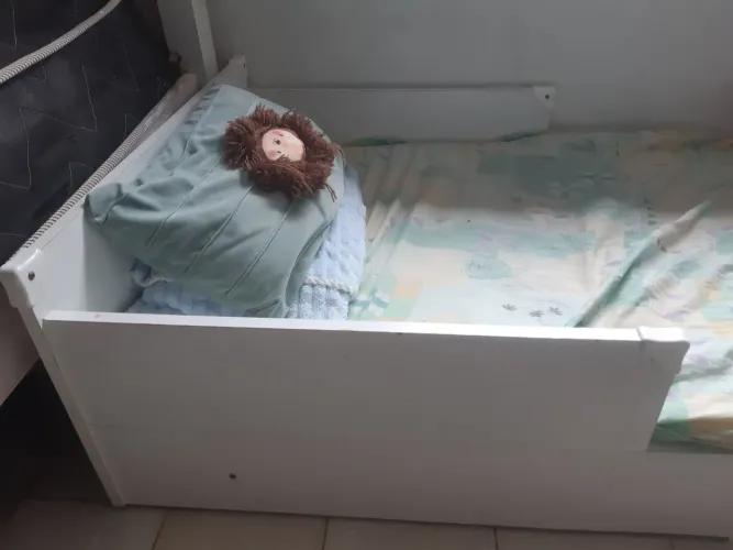 Cama infantil montessoriana