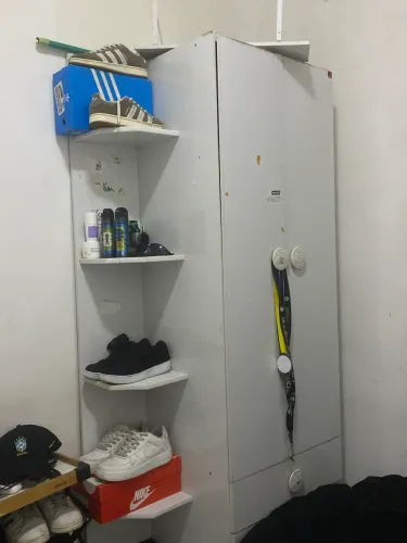 Guarda roupa pra buscar logo