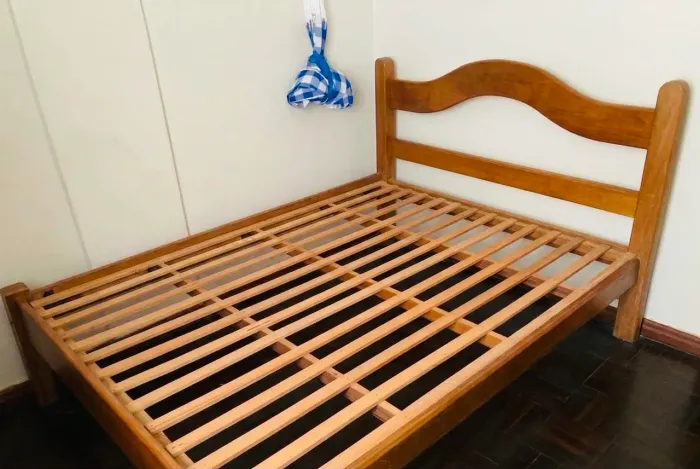Base de madeira para cama de casal