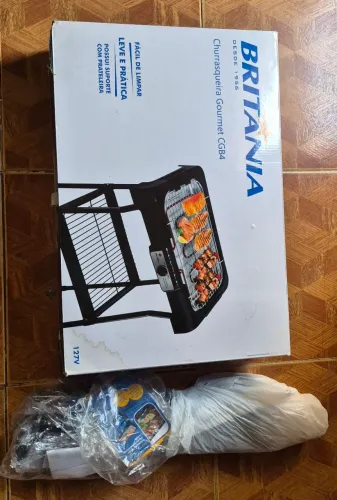 Vendo uma churrasqueira elétrica Britânia