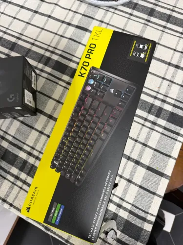 Teclado gamer corsair