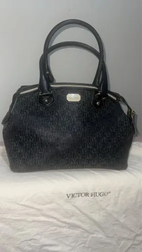 Bolsa Victor Hugo clássica e atemporal