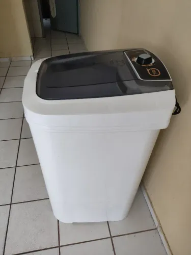 Tanquinho de lavar roupa