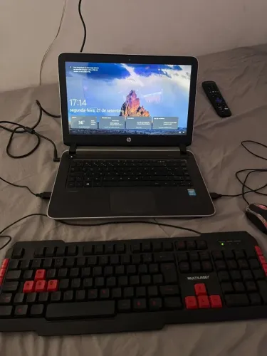 Notebook HP Pavilion 14 i5 8GB 1TB + GeForce 830M