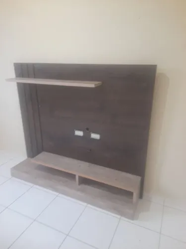 Vendo Excelente Painel Para TVs paguei R$ 700,00 Reais  Vendo por R$ 350,00 Reais 