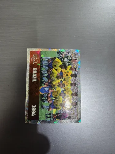 Figurinha Rara Holográfica Brasil 1994 FIFA Museum Panini 2026