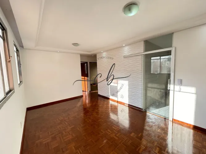 **Oportunidade Imperdível: Apartamento de 3 quartos reformado à Venda no Bairro Camargos,