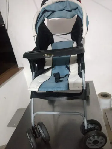 Carrinho de Bebê Baby Trend Original com Capota e Bandeja - Bom Estado