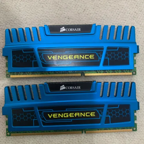 8gb ram corsair (2x4) ddr3 1600mhz
