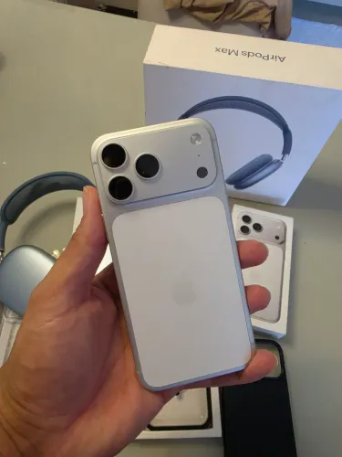 Iphone 17 pro max + acessorios 7300R$ - LEIA. 