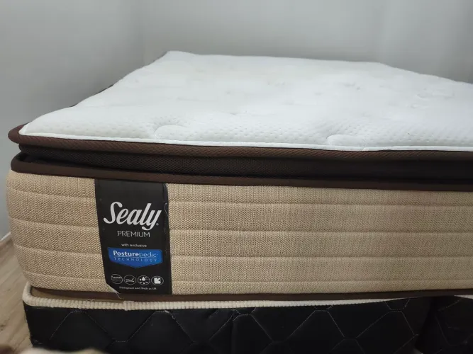 Colchão Sealy Queen Size (158x198 cm)