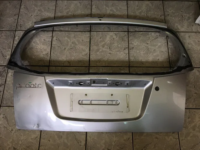 Tampa Traseira Kia Picanto C/ Detalhe Original 